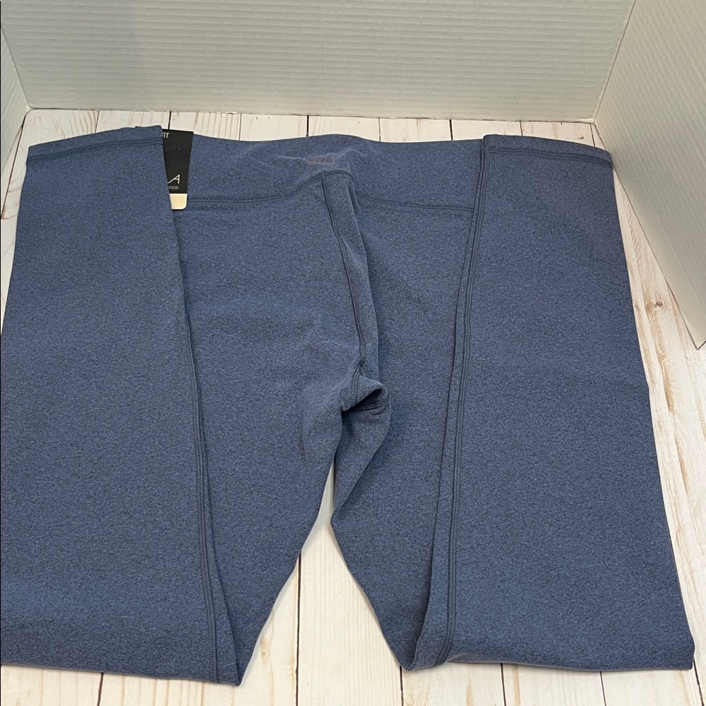Calia Blue Leggings. Body freeze fabric. Front zip waist pocket.NWT. Size medium - Picture 3 of 7